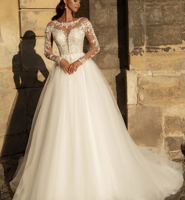 908-2-Wedding-dress-Lady-Di-Bride-1